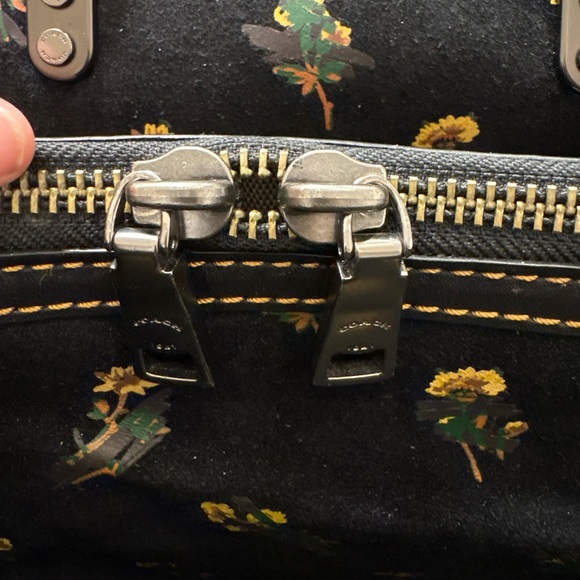 Coach 1941 Rogue 30 Pyramid Eye - Picture 5 of 13